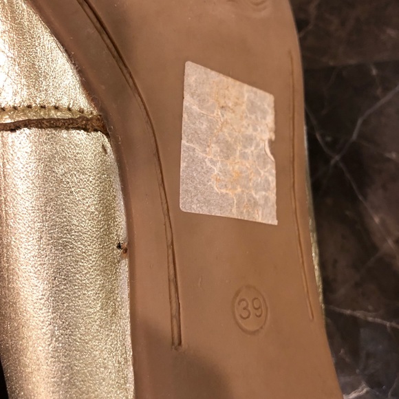 Cute gold sparkly flats - Picture 6 of 7